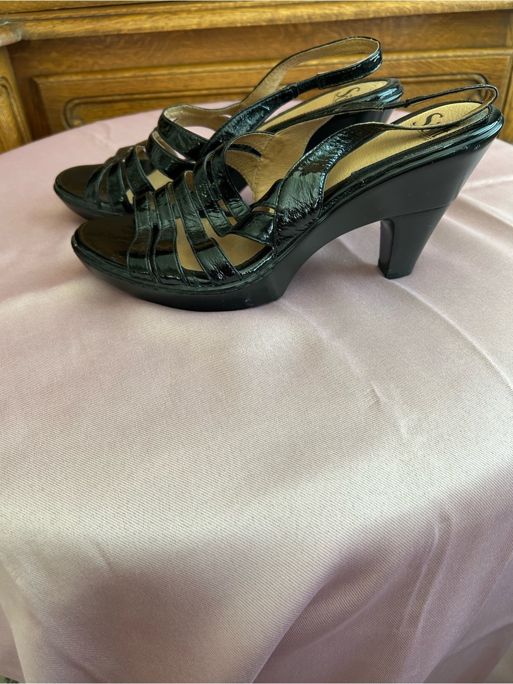 SOFFT 
Black Patent Slingback Heeled Sandals - Women